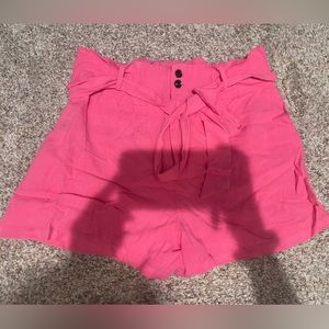 Pink Lilly-Lg-Paper Bag Shorts-NWOT-Stretch waist band-fits more medium